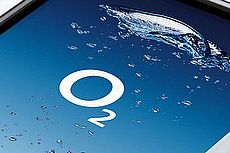 o2 logo on device screen