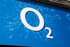 o2 store front splash