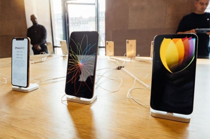 iphone xs and xr