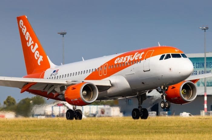 easyjet airplane