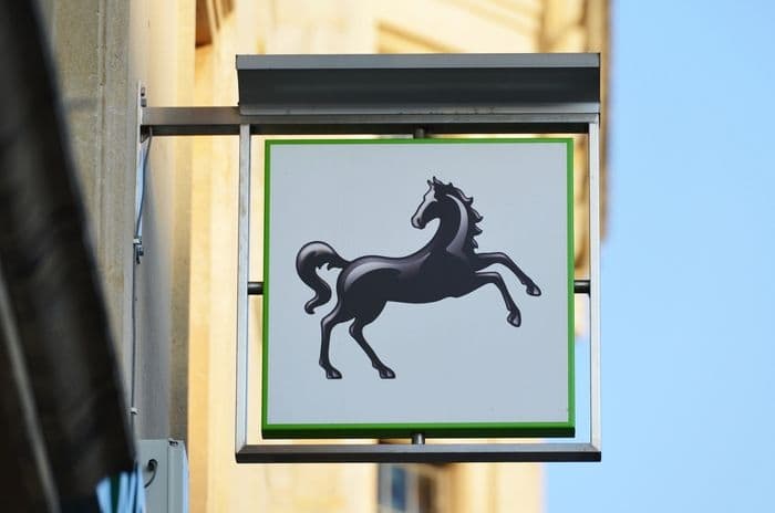 lloyds bank sign