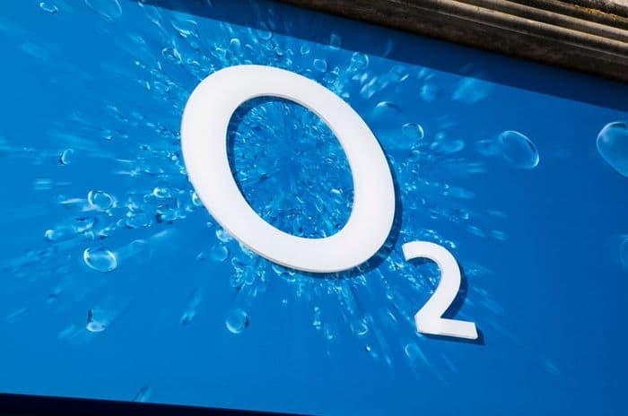 o2 store front splash