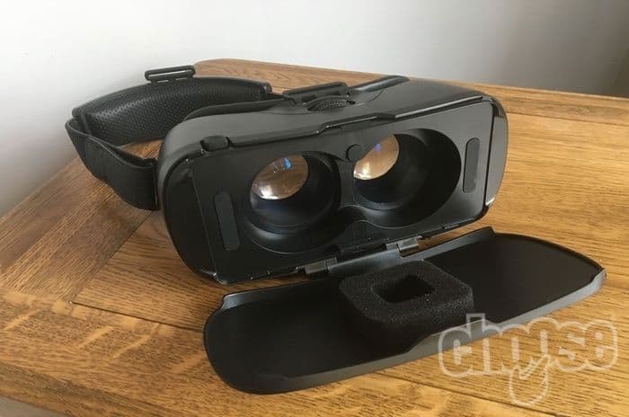 DESTEK V4 VR headet phone holder