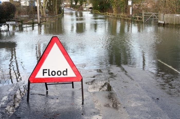 flood road sign